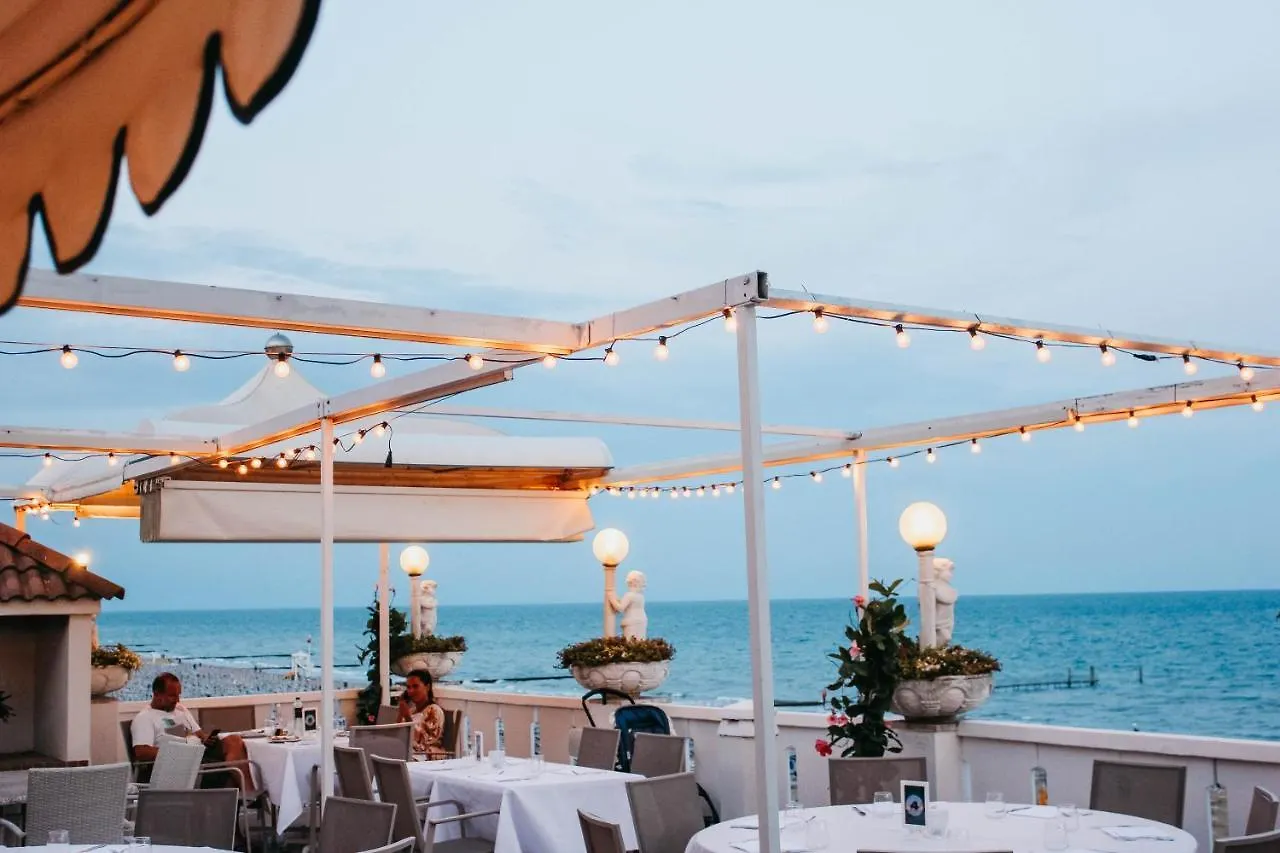 Hotel Villa Sorriso Lido di Jesolo 4*,