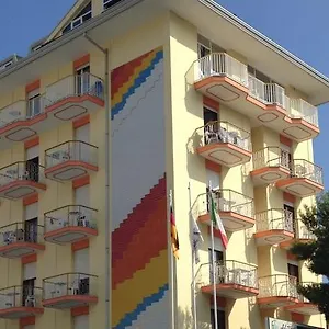 Maxi Heron Hotel